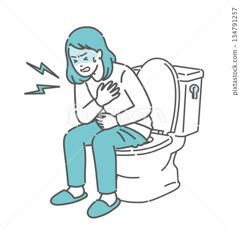 插圖描繪了一名女子在廁所裡因中暑而摀著胸口的情景。 134791257