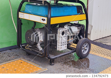 Street electricity generator for small spaces such as stores, pharmacies, and offices 134792473