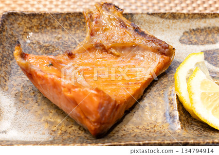 美味的烤魚，烤鮭魚腩 134794914