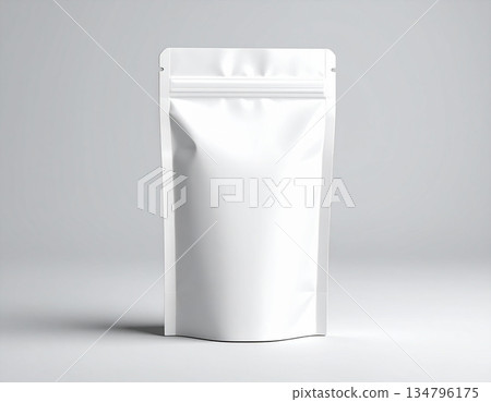 白色包裝袋樣機樣品，灰色背景 134796175