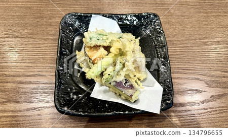 Assorted vegetable and chikuwa tempura 134796655