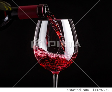 Red wine, wine glasses, enjoying wine, bar 134797240