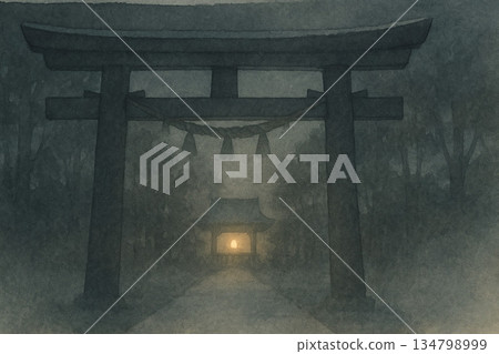 新年系列：夜幕降臨，新年鐘聲飄蕩在鳥居之上。 134798999