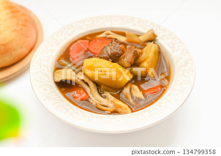 Soup-style curry 134799358