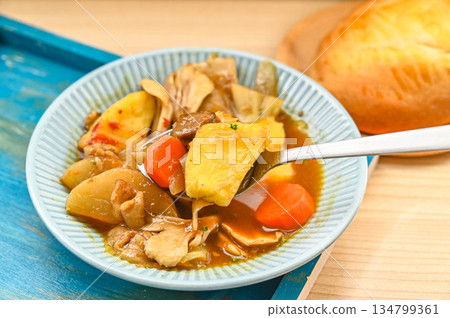 Soup-style curry 134799361