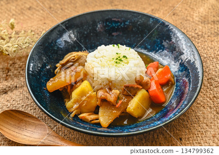 咖哩牛肉飯 134799362
