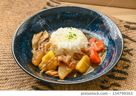 Beef curry rice 134799363