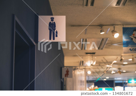 [Kansai International Airport] Toilet entrance sign 134801672