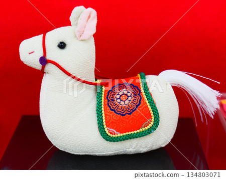 Cute cow figurine for the Year of the Horse New Year's card material Cute cow figurine for the Year of the Horse New Year's card material 134803071