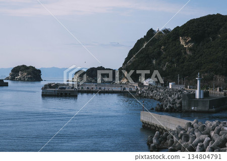 [Saikazaki Amalfi] Large rocks and the sea 134804791