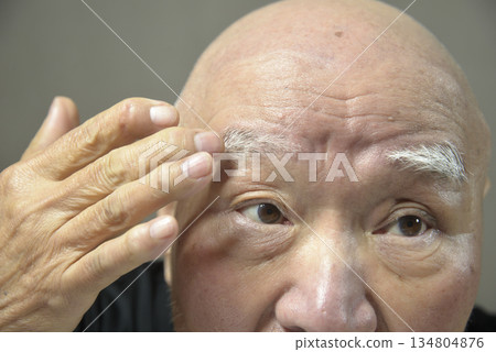 老頭子修眉 134804876