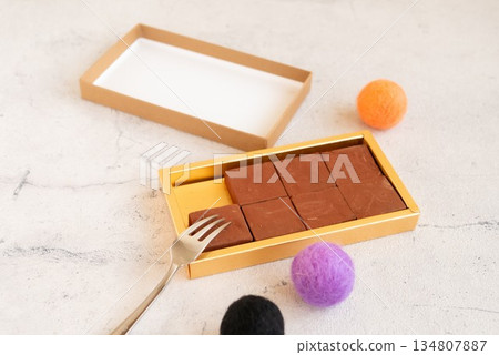 盒裝美味巧克力 134807887