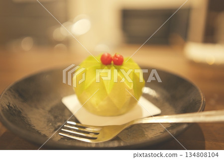 home dessert cake 134808104