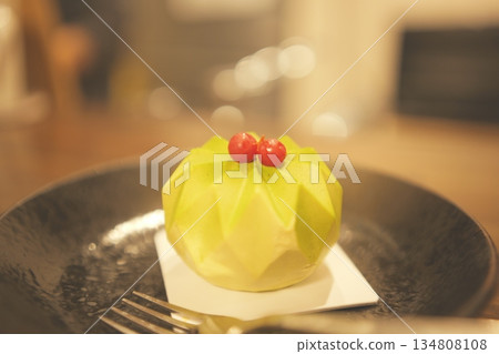 home dessert cake 134808108