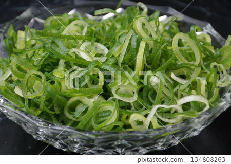 切碎的蔥 134808263