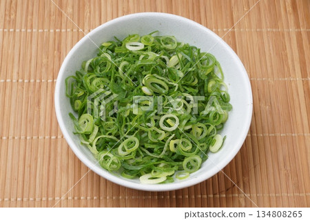 切碎的蔥 切碎的蔥 134808265