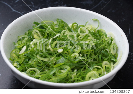 切碎的蔥 切碎的蔥 134808267