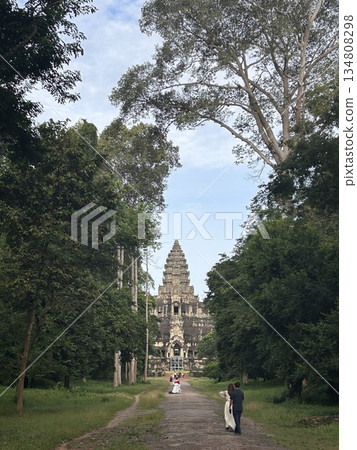 Scenery of the Angkor Wat ruins in Cambodia 134808298