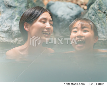 家人 家庭 天溫泉 134813004