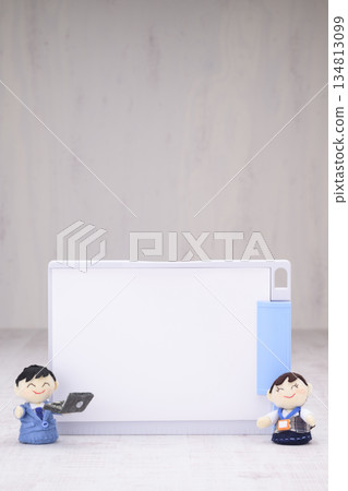 商務人士及OL玩偶及剪貼簿 134813099