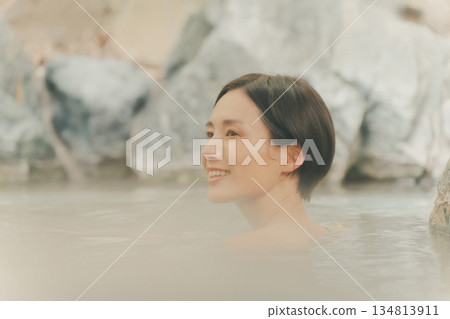 外部露天池 女生 女孩 134813911