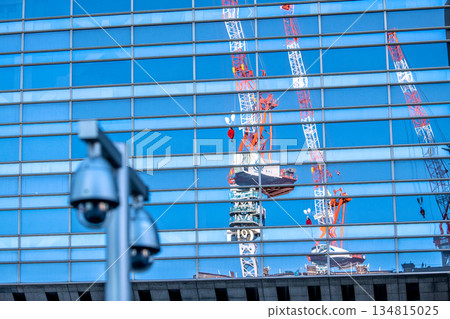 東京火炬,日本東京的城市景觀。東京車站附近及大手町重建計畫的監視器。 “注視未來的眼睛” 東京火炬,日本東京的城市景觀。東京車站附近及大手町重建計畫的監視器。 “注視未來的眼睛” 134815025