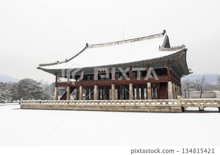 Gyeongbokgung palace covered in snow. Seoul. South Korea. 134815421