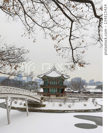 Gyeongbokgung palace covered in snow. Seoul. South Korea. 134815424