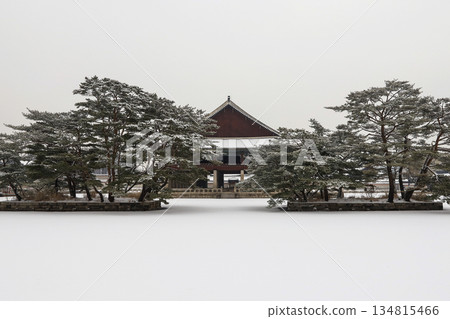 Gyeongbokgung palace covered in snow. Seoul, South Korea. Gyeongbokgung palace covered in snow. Seoul, South Korea. 134815466