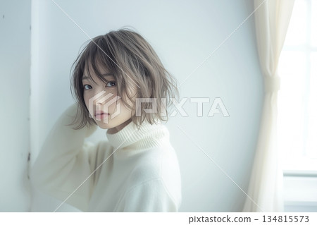 Medium-length women's hairstyles 134815573