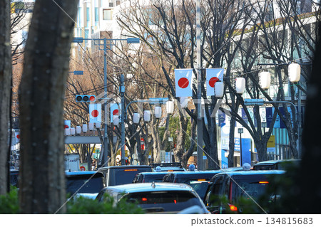[Japanese flag] Hinomaru, streetscape near Omotesando 134815683
