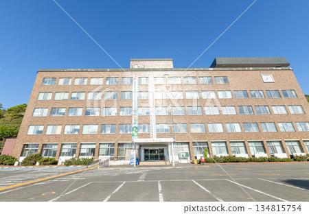 稚內市,北海道,稚內市政府在陽光明媚的日子 稚內市,北海道,稚內市政府在陽光明媚的日子 134815754