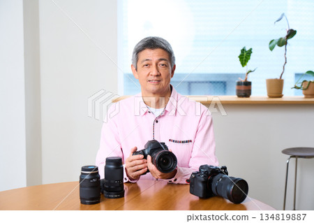 資深男性攝影師，攝影為嗜好，相機保養與維護 134819887