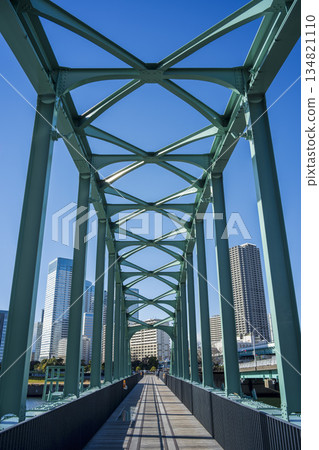 豐洲的晴海橋(原晴海鐵路橋)將於2025年12月改建為步行長廊。 豐洲的晴海橋(原晴海鐵路橋)將於2025年12月改建為步行長廊。 134821110