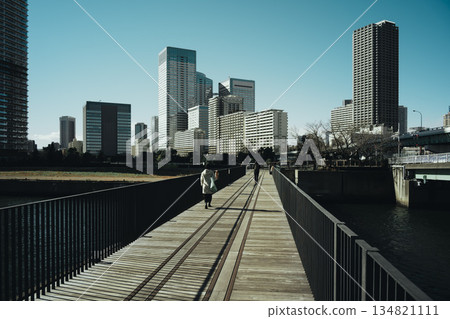 豐洲的晴海橋(原晴海鐵路橋)將於2025年12月改建為步行長廊。 豐洲的晴海橋(原晴海鐵路橋)將於2025年12月改建為步行長廊。 134821111