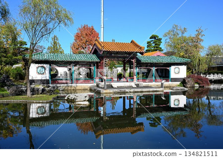 天壽園(新潟縣新潟市)中國園林的秋景 天壽園(新潟縣新潟市)中國園林的秋景 134821511