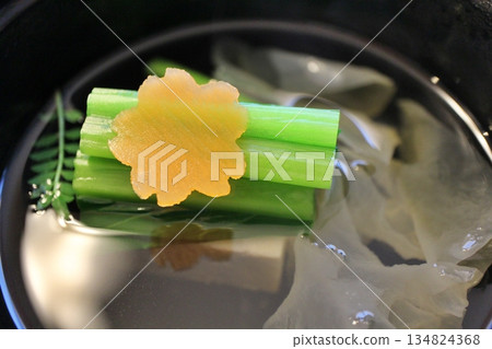 Japanese food 134824368