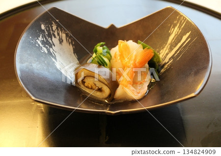 Japanese cuisine: Flatfish with kelp and botan shrimp Japanese cuisine: Flatfish with kelp and botan shrimp 134824909