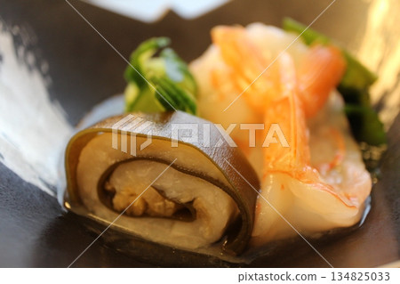 日本料理:海帶牡丹蝦配比目魚 日本料理:海帶牡丹蝦配比目魚 134825033
