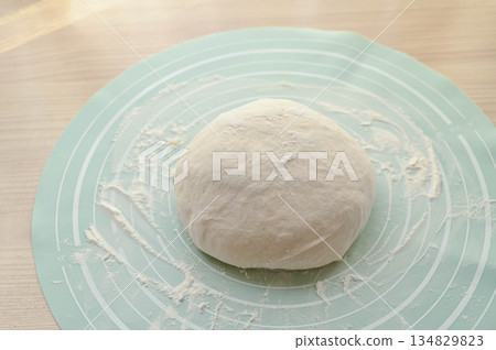法國麵包麵團 134829823
