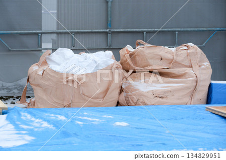 Garbage, waste, construction site, industrial waste, construction, environment, sorting, resources, bags, disposal, construction site, house, new construction site, detached house Garbage, waste, construction site, industrial waste, construction, environment, sorting, resources, bags, disposal, construction site, house, new construction site, detached house 134829951