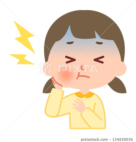 一名小學生患有蛀牙。 一名小學生患有蛀牙。 134830038