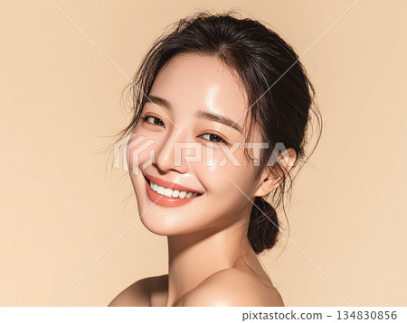 用於美容和生活方式類文章。頂部和右側留白。 134830856