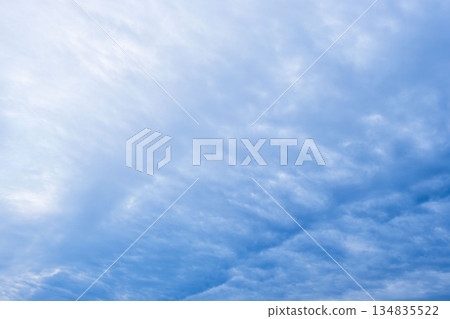 秋日的天空佈滿雲層 01 秋日的天空佈滿雲層 01 134835522