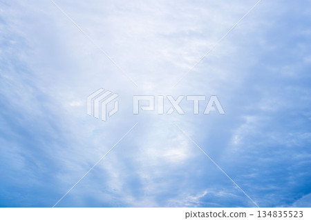 秋日的天空佈滿雲層 02 秋日的天空佈滿雲層 02 134835523