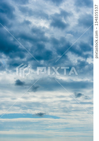 秋日的天空佈滿了雲 19 134835537