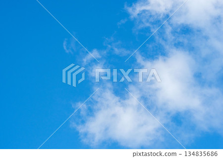 秋天的天空:仰望平靜的藍天和白雲 167 秋天的天空:仰望平靜的藍天和白雲 167 134835686