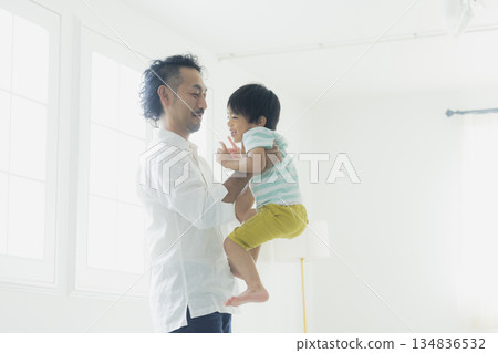 爸爸擁抱 爸爸擁抱 134836532