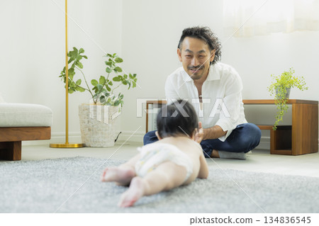 爬行寶寶 134836545