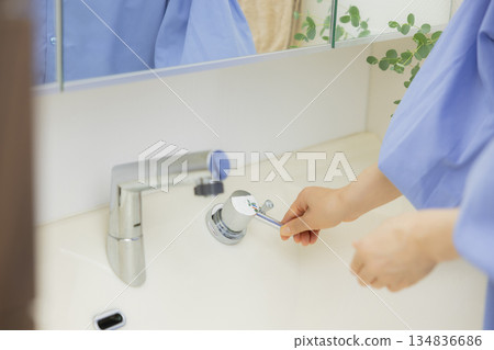 女人洗手 女人洗手 134836686